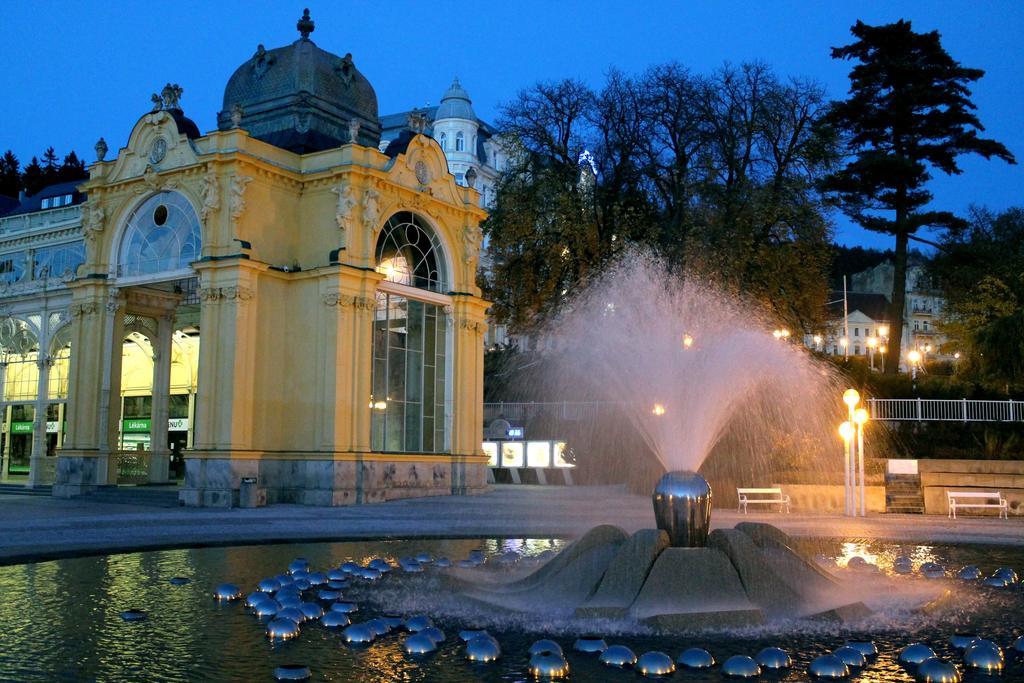 Pension A Restaurace Filip II Marianske Lazne Exterior photo